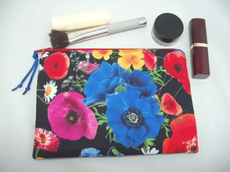 Padded Zipper Cosmetic Jewelry Pouch in Bright Floral Collage Print